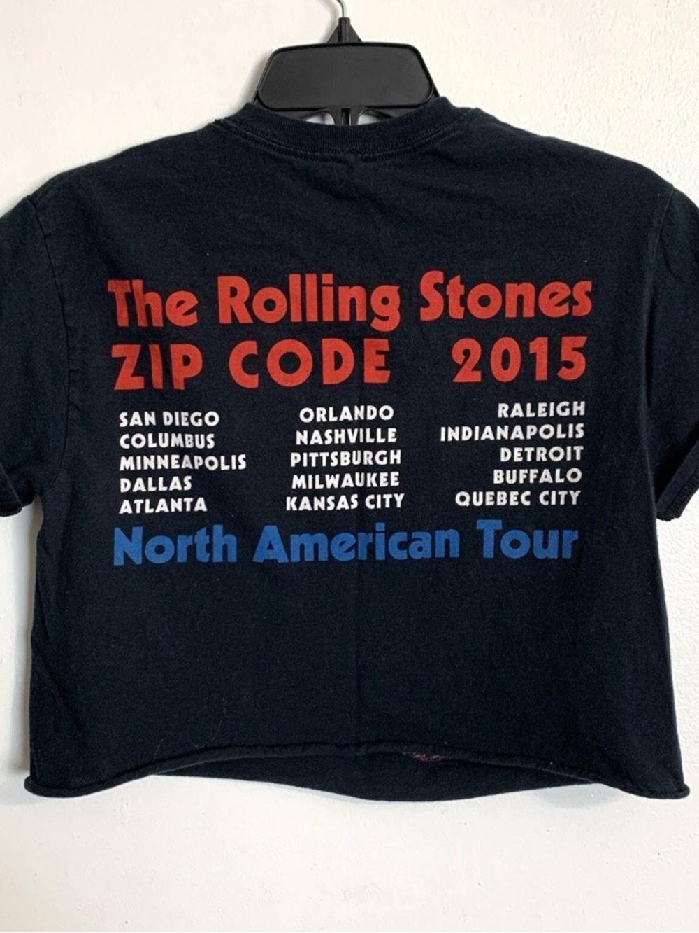 Zip Code Tour Women’s cropped KISS Black Graphic American Flag Tongue SIZE S - Picture 2 of 3